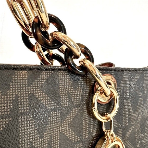 Michael Kors Signature Cynthia‎ Satchel Purse Women's Medium Brown Gold Hardware - Picture 6 of 8